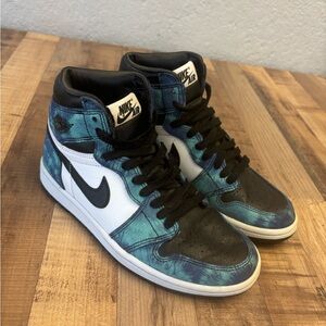 Nike Air High-Top Sneakers in Teal and Black